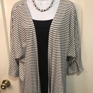 LuLaRoe Lindsay White w/black stripes Size M